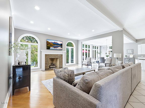3rd image of 4763 High Oaks Blvd