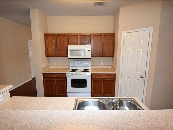 5th image of 7613 Burton Ln