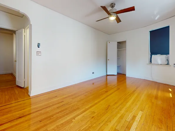 2160 Bronx Park East image 2 of 4