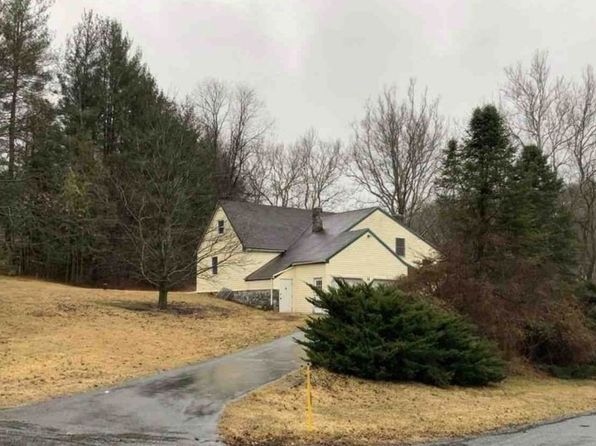 14 Apache Ln, Willow Street, PA 17584