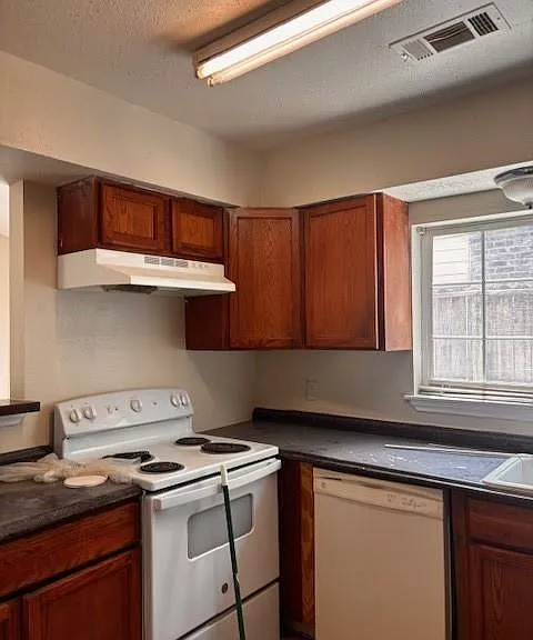 12413 Wellington Park Dr — Photo 5