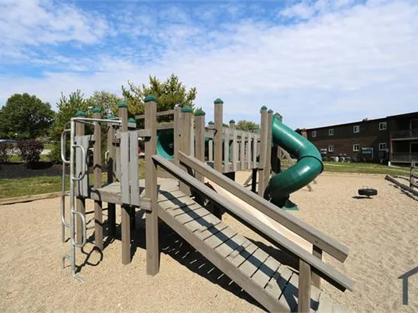 2300 Woodhill Dr, Lexington, KY 40509