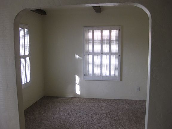 5th image of 1811 N Laurel Ave