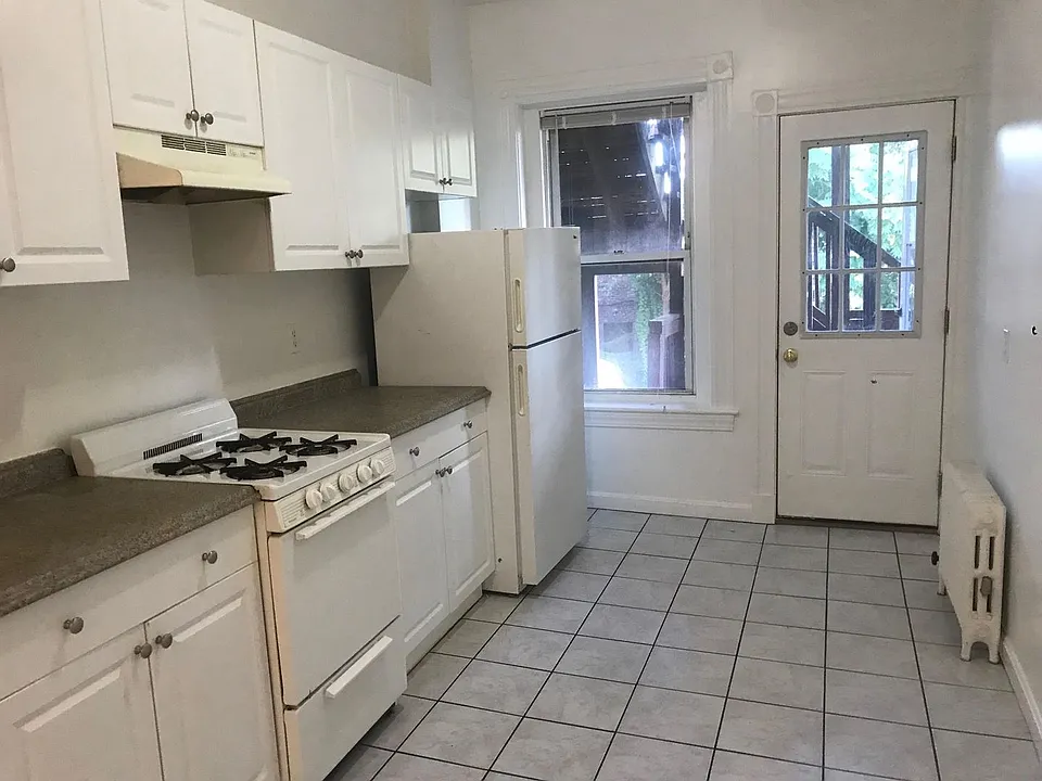 81 Brighton Ave #2