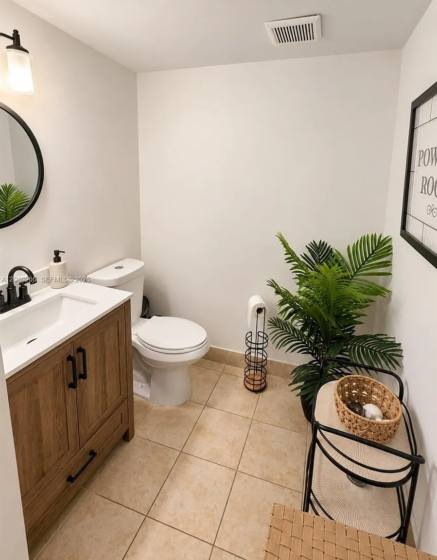 Inverwood Condo — Photo 4