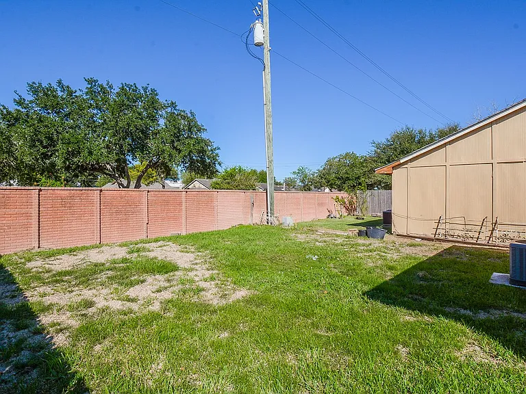 16518 Monte Carlo Ln — Photo 30