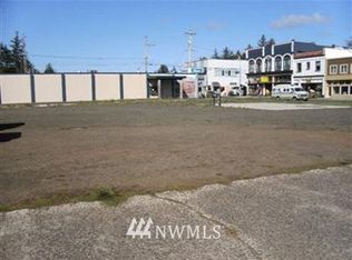 109 1st St, Ilwaco, WA 98624