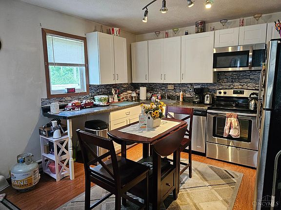 5th image of 203 Penders Ave