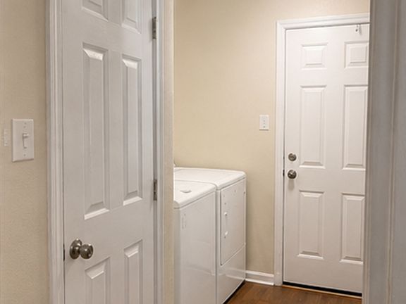 5th image of 1508 Lima Dr