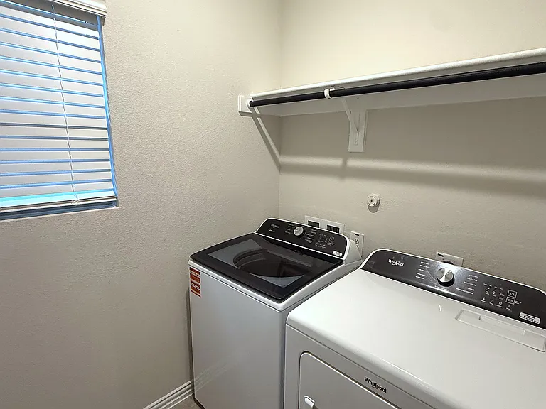 1126 Old Stead Dr — Photo 17