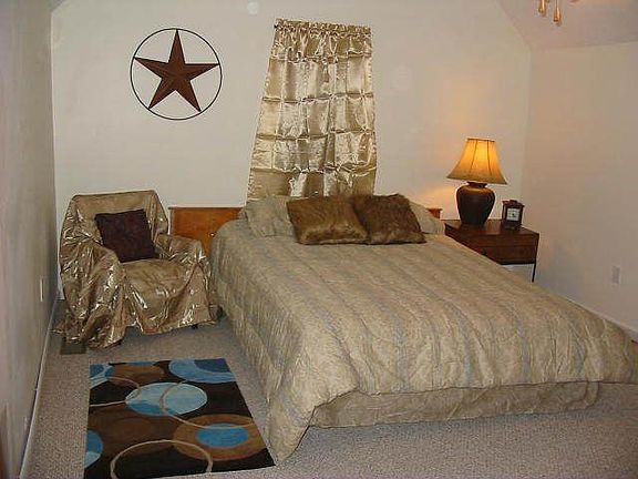 UPSTAIRS MASTER BEDROOM