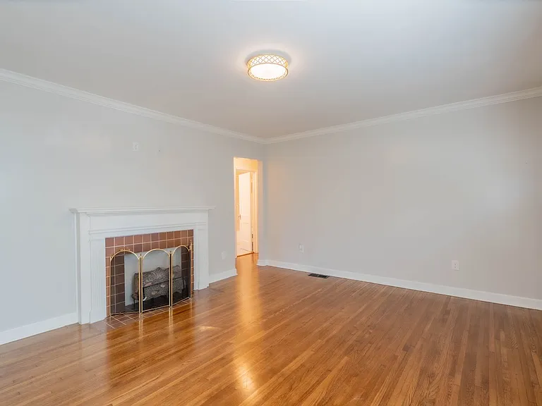 1341 S Erie Ave — Photo 7
