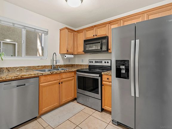5th image of 2528 White Oak Pl Unit 3