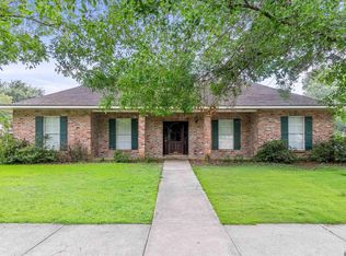 822 Woodcliff Dr, Baton Rouge, LA 70815