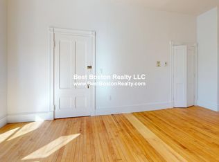 39 Laurel St #1, Somerville, MA 02143