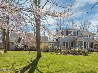 542 Locust Point Rd, Rumson, NJ 07760