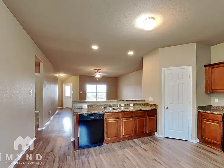 11101 Bock Rd — Photo 2