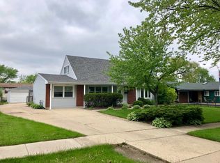 590 Lafayette Ln, Hoffman Estates, IL 60169