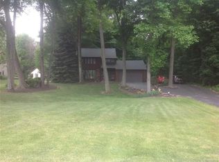 90 Tiffany Ln, Lancaster, NY 14086