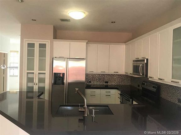 4th image of 6823 NW 107th Pl #0