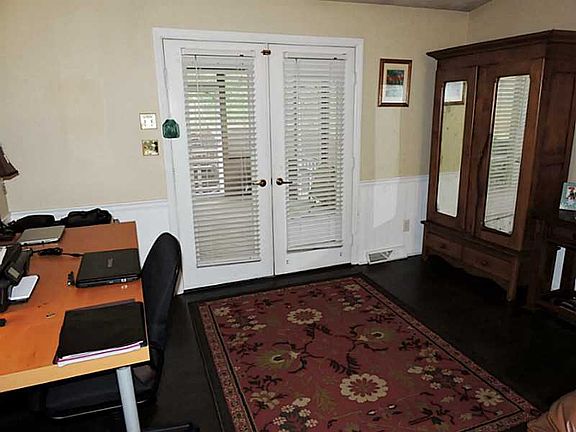 4th image of 219 Falconhurst Dr N