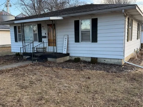 306 S Maple St, Newton, IL 62448