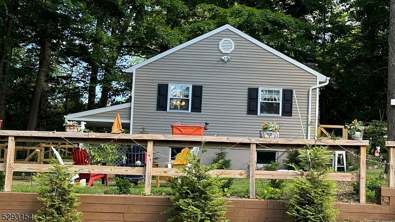 1st image of 23 Oak Ln