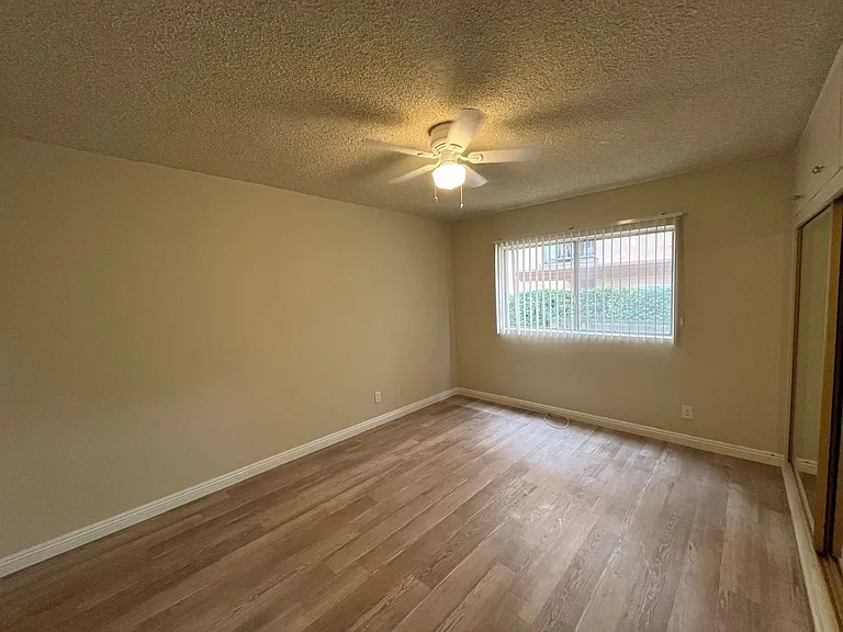 426 E Valencia Ave #B — Photo 6