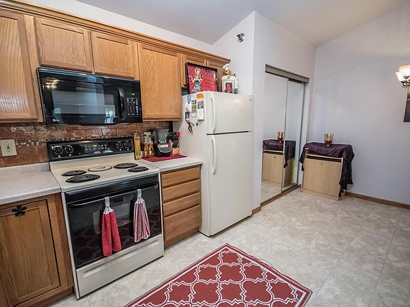 4th image of 330 W Aspen Dr Unit 2