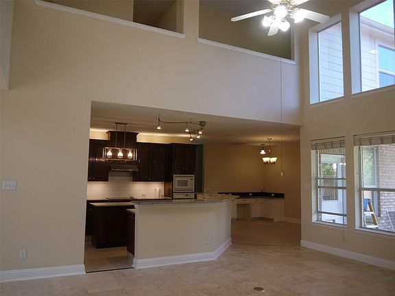 4th image of 4521 White Rock Ln