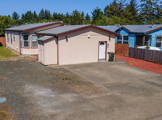 63782 Wallace Rd, Coos Bay, OR 97420