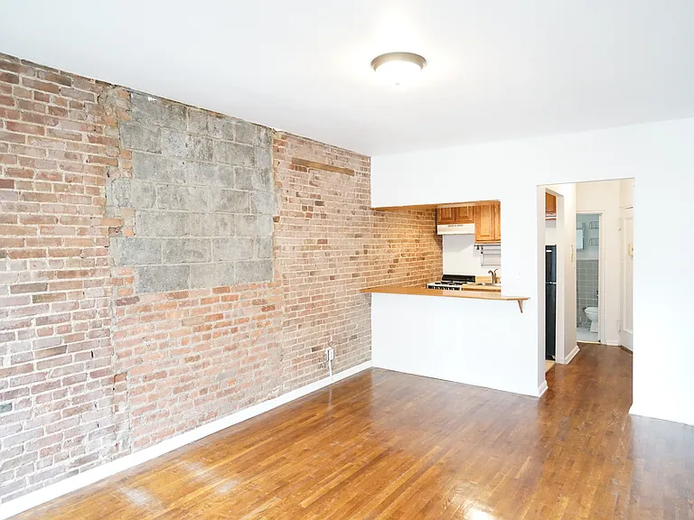 340 E 83rd St #5B — Photo 4