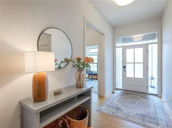 1820 Homestead Dr, Liberty, MO 64068