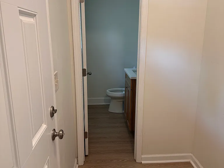 810 Wilson Cir SW #810 — Photo 3
