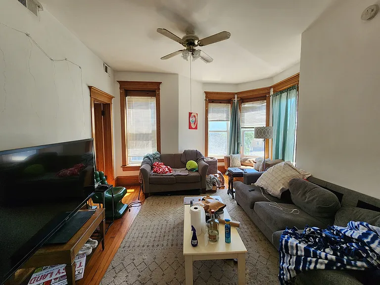 2404 W Superior St #3E — Photo 2