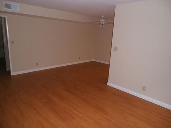5th image of 4439 Ocean View Blvd APT 1