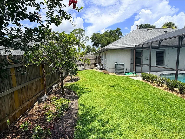 309 Buttonwood Dr — Photo 37