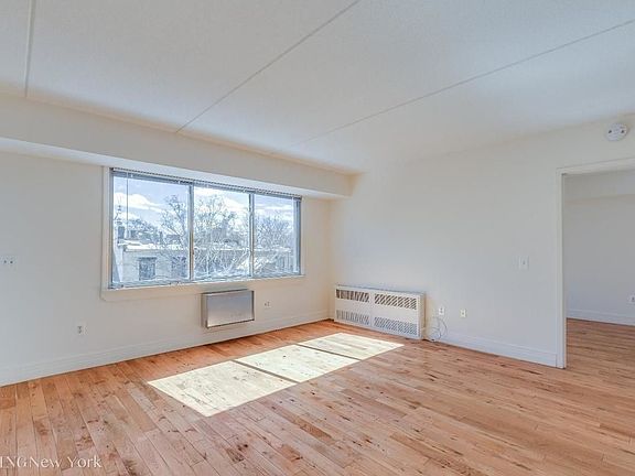 4th image of 200 Schermerhorn St APT 818