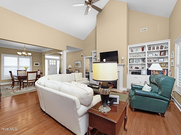 4th image of 216 Easterly Drive