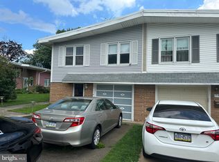 1141 Chesworth Rd, Philadelphia, PA 19115