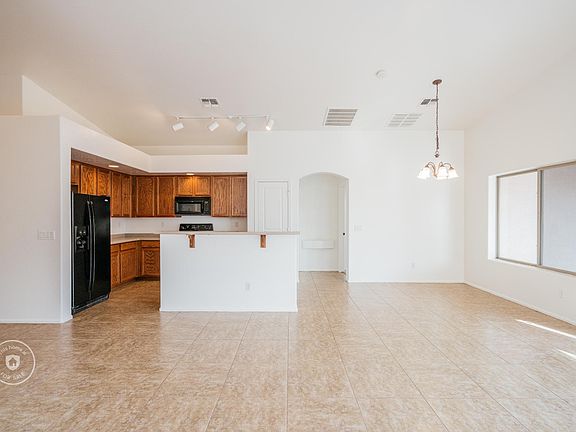 4th image of 5031 W Burgess Ln