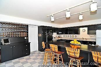 4th image of 2711 N Upshur St