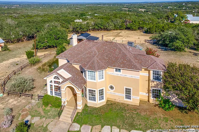 4 bed, 2.5 bath, 3085 sqft, $3,750 — Photo 1