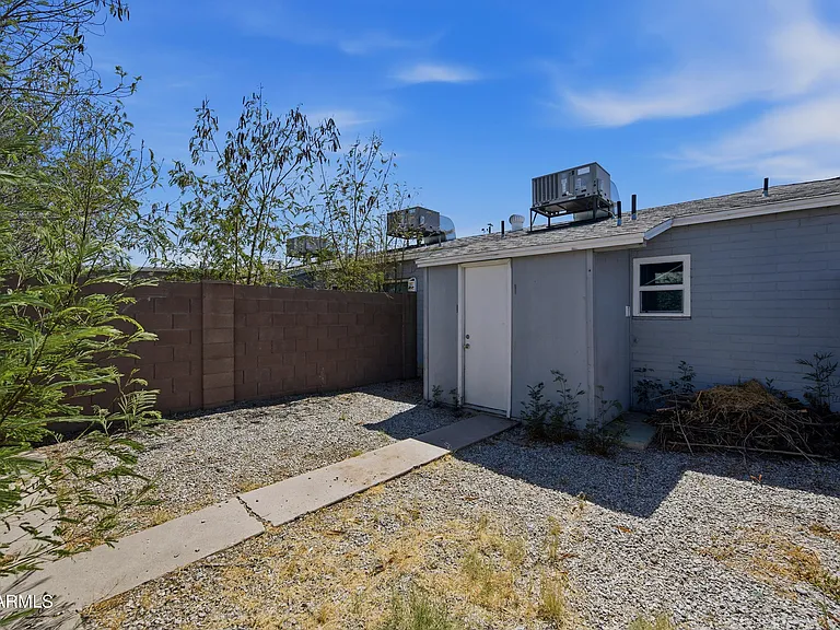 907 N 22nd Pl #3 — Photo 14