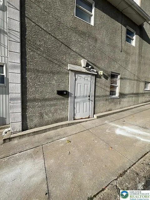 1 bed, 850 sqft, $950 — Photo 2
