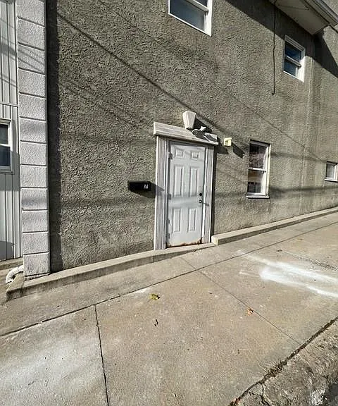 1 W Garibaldi Ave #8 — Photo 2