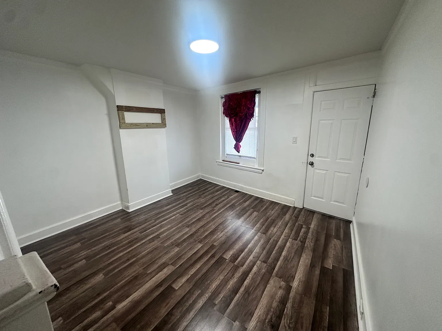2 bed, 930 sqft, $1,200 — Photo 2