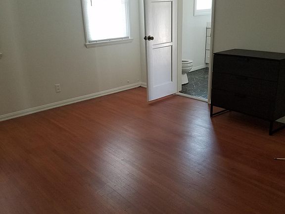 3rd image of 8437 Naylor Ave
