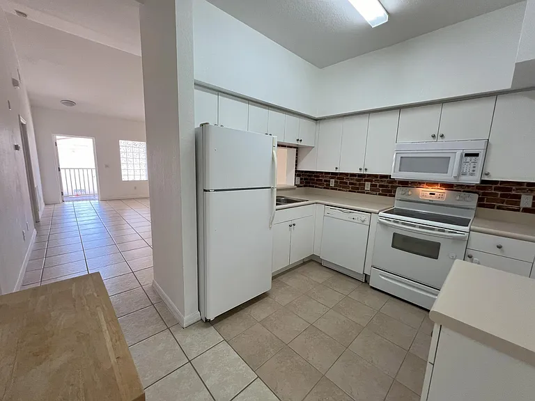 8407 Bernwood Cove Loop #508 — Photo 24