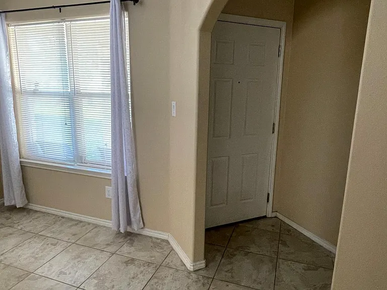 4405 Thunderbird Ave — Photo 62